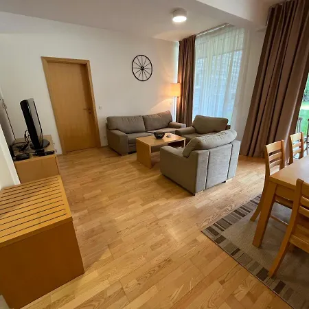 Golden Fox Pohorje Apartment